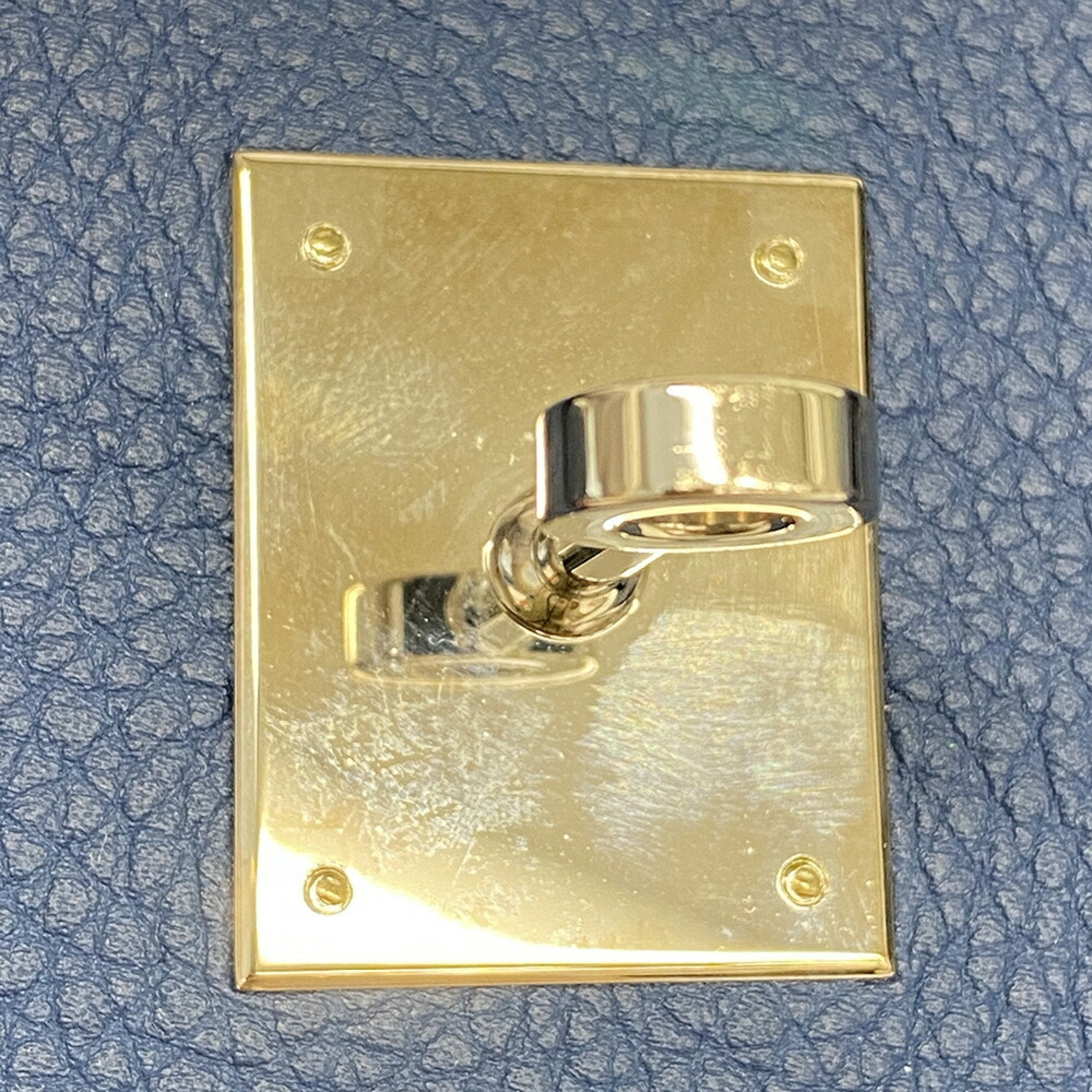 158235677.jpg