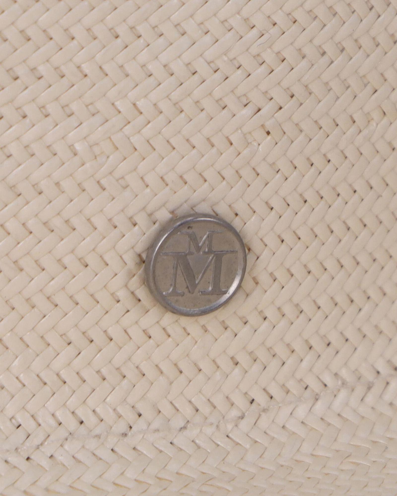 163301110.jpg