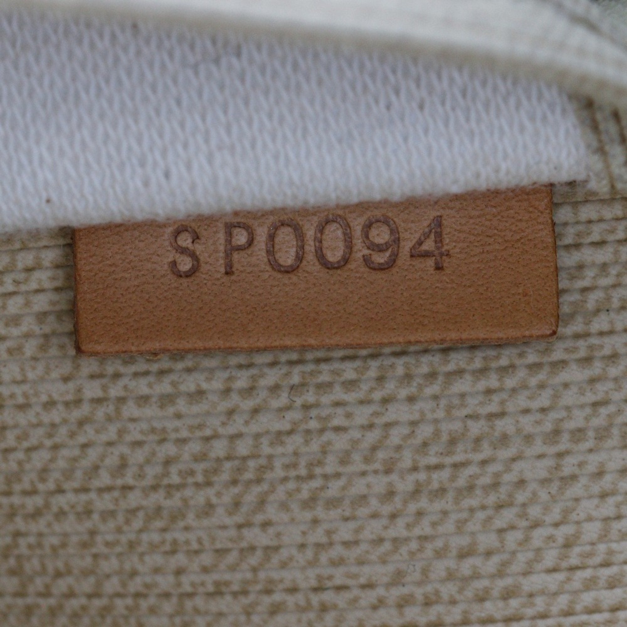 168079405.jpg