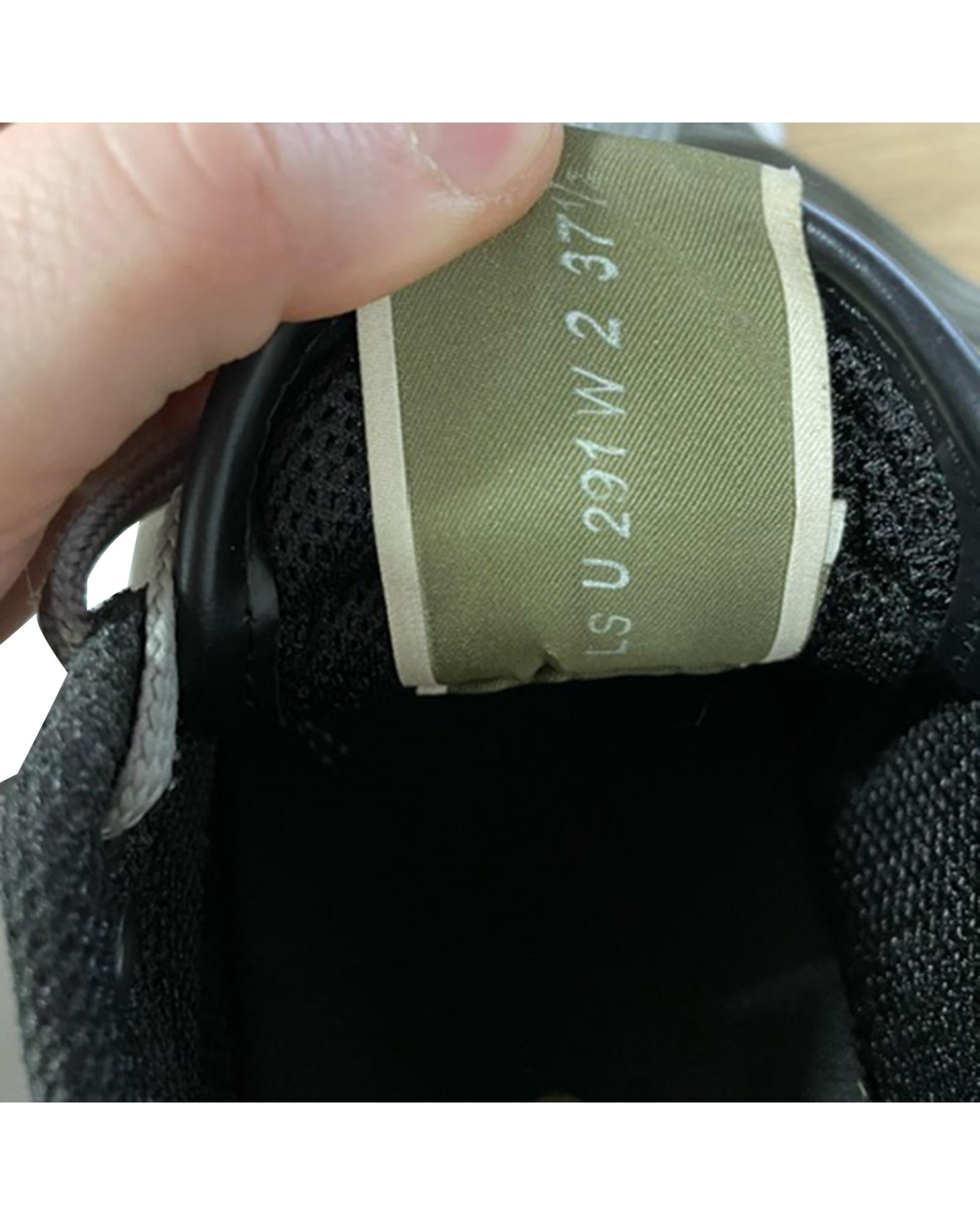 176548184.jpg
