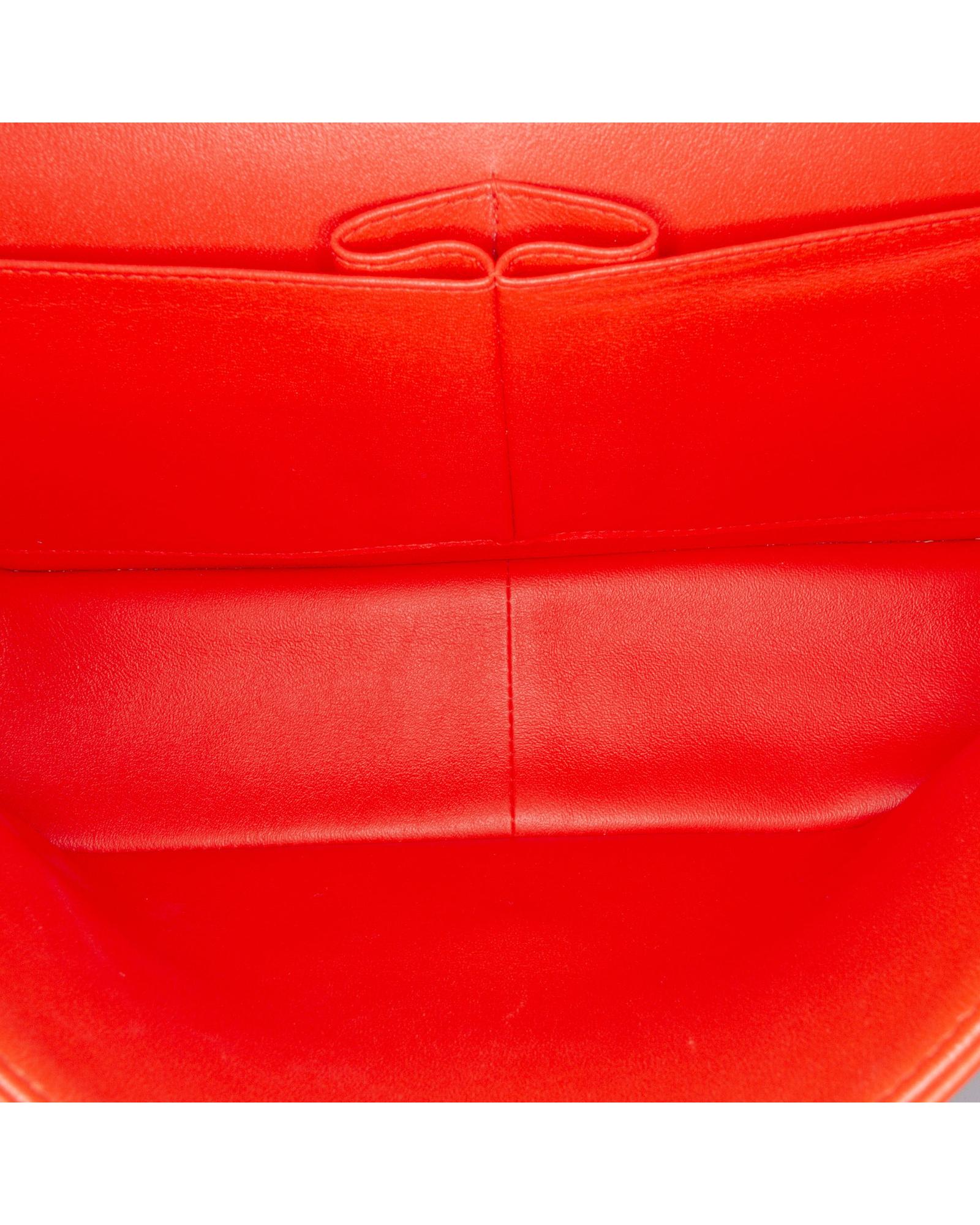 200198352.jpg
