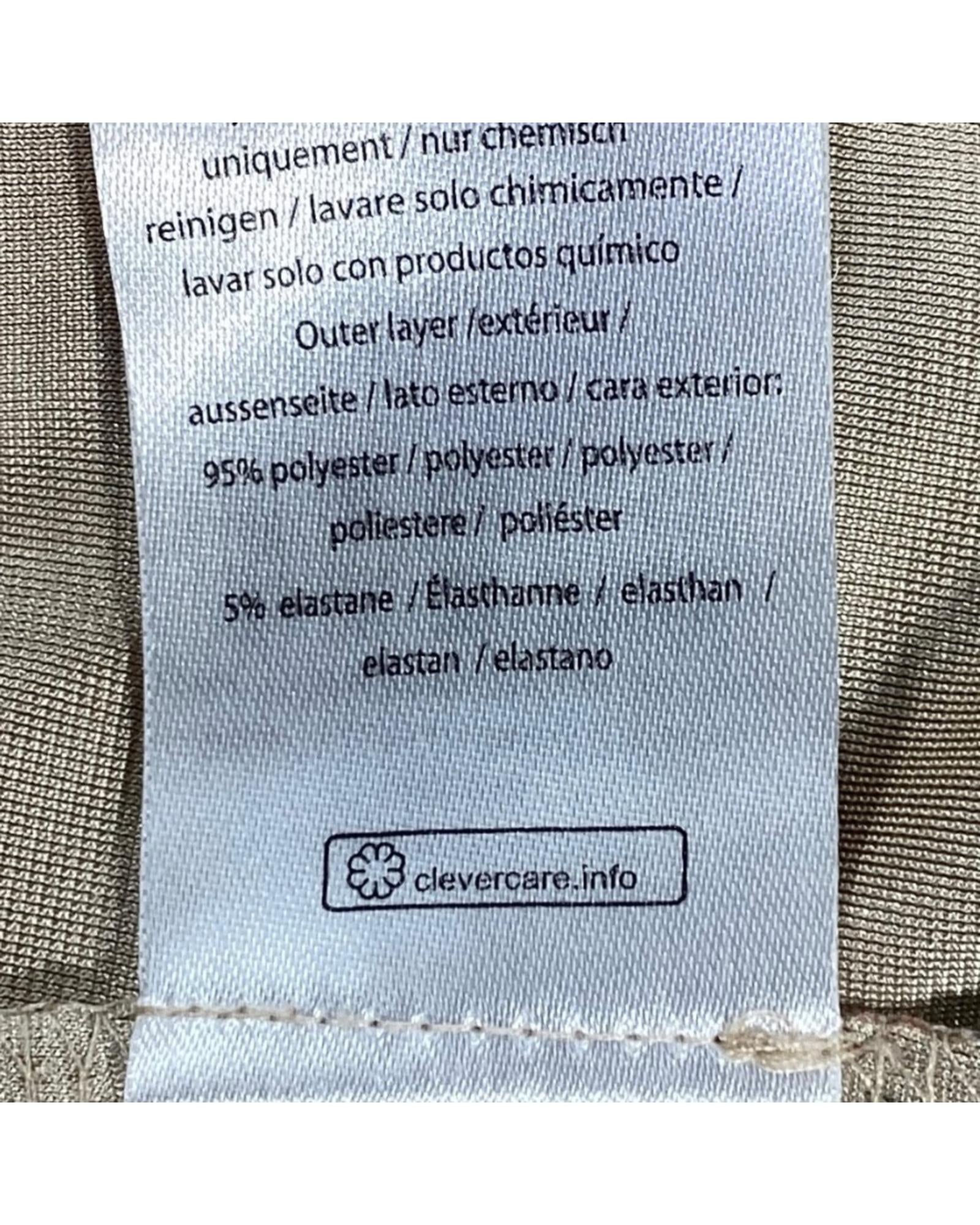 210885764.jpg