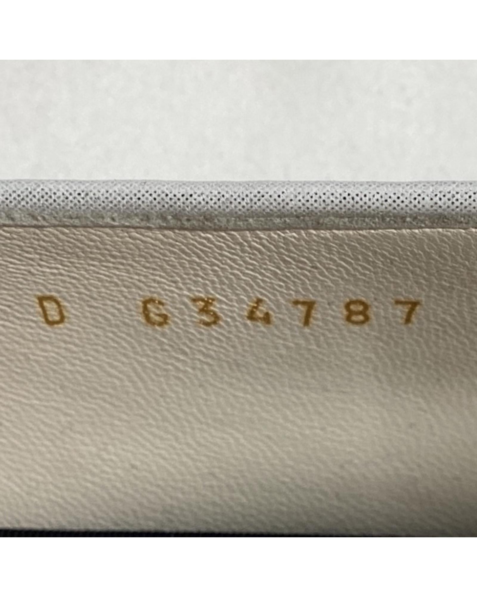 221853943.jpg