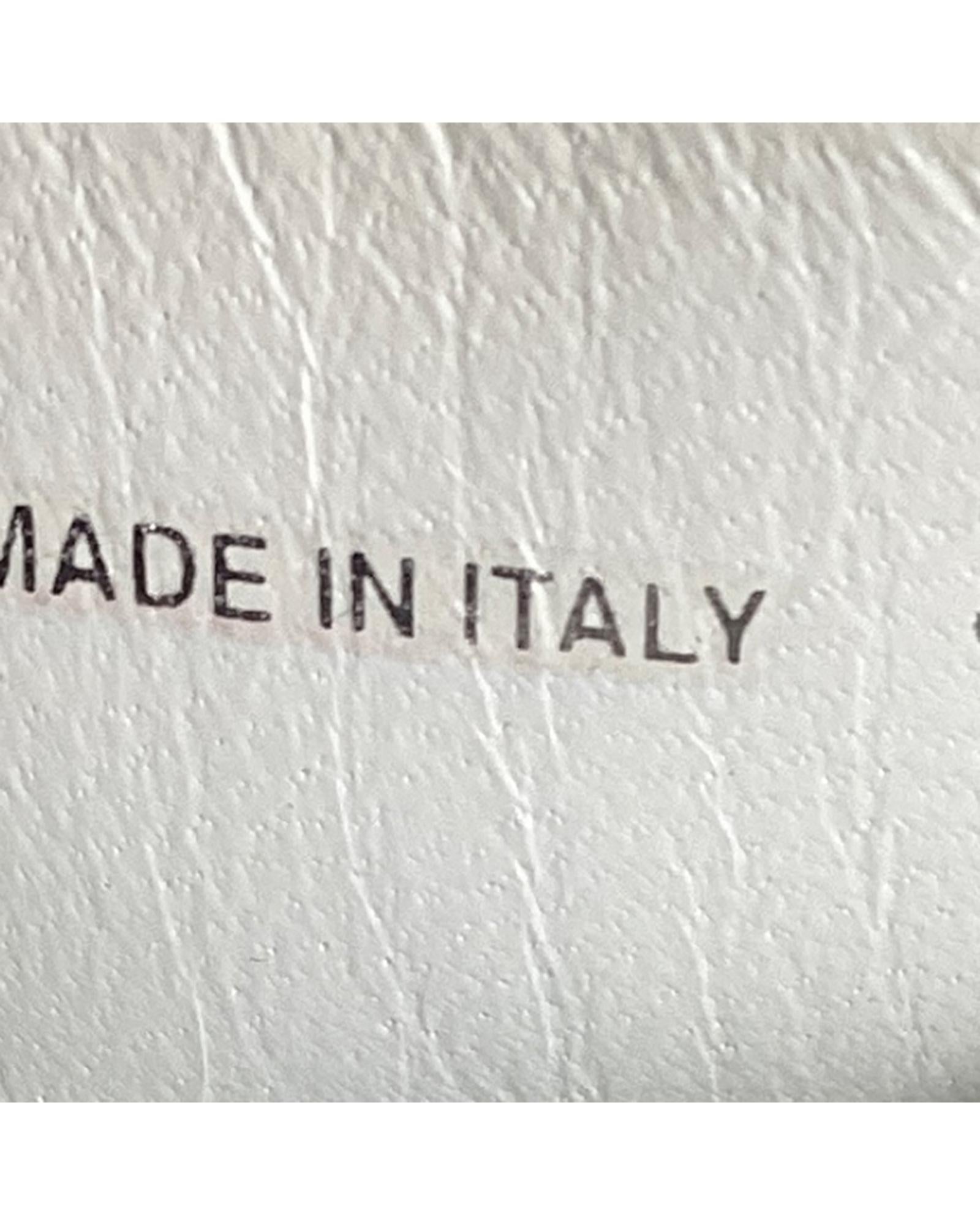 222684843.jpg