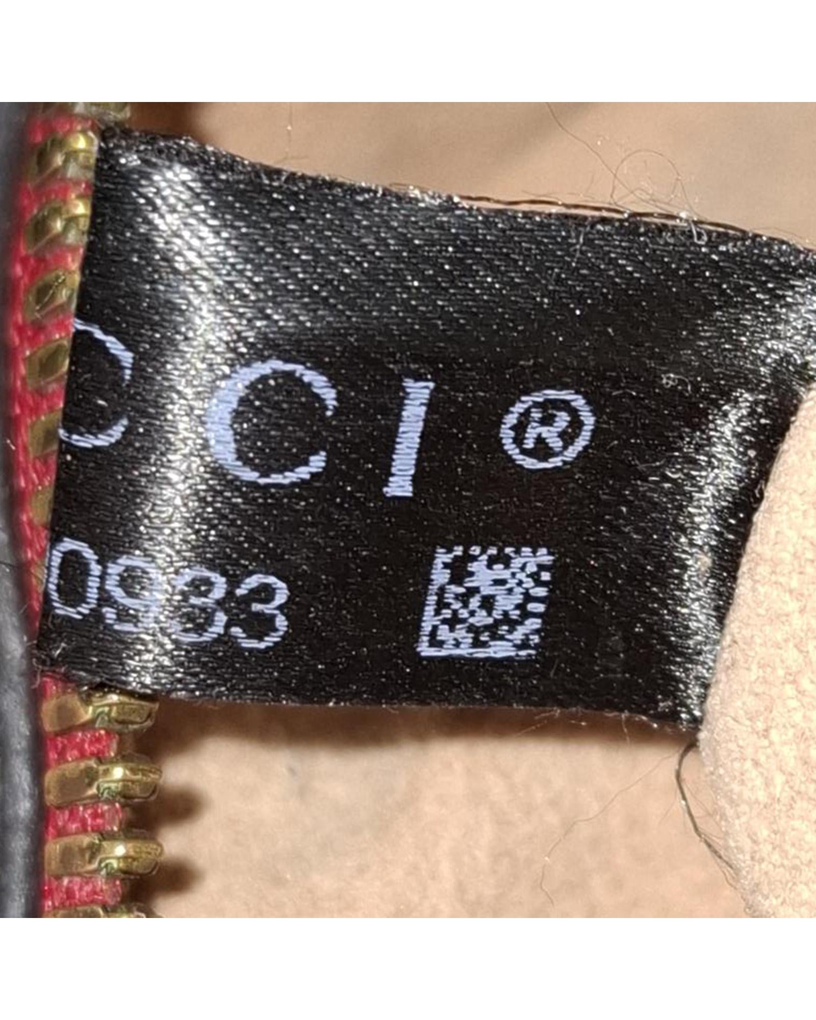 228450378.jpg