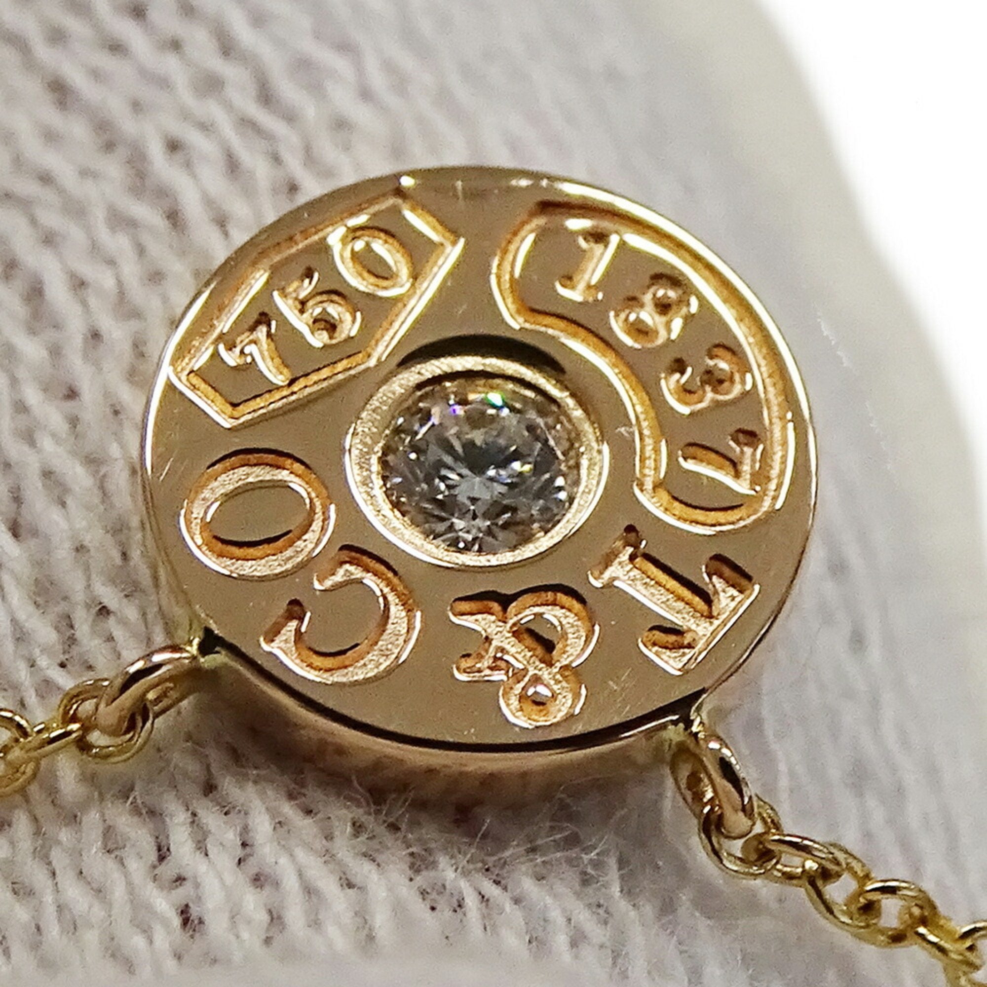 235233297.jpg
