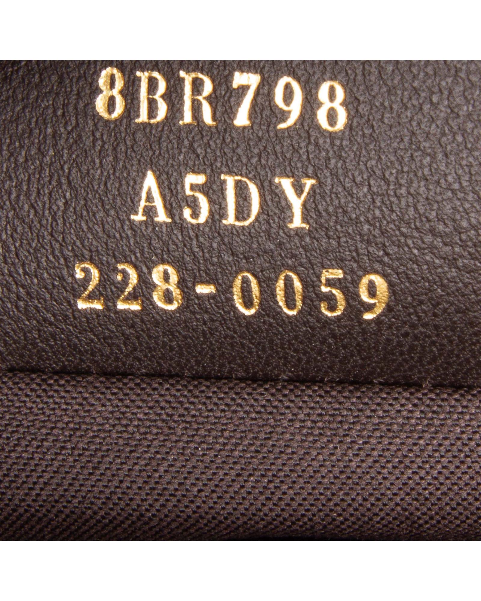 238449221.jpg
