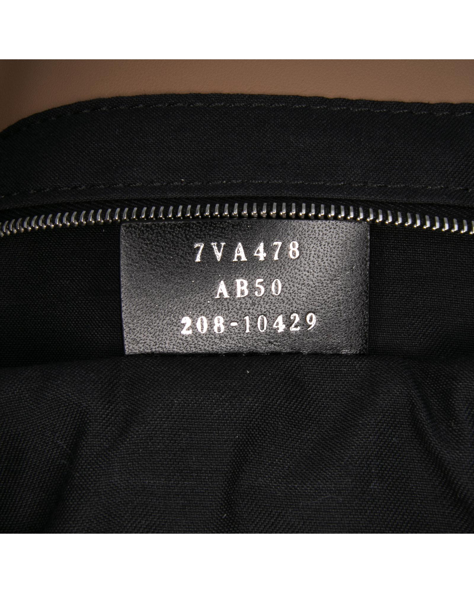 238452925.jpg