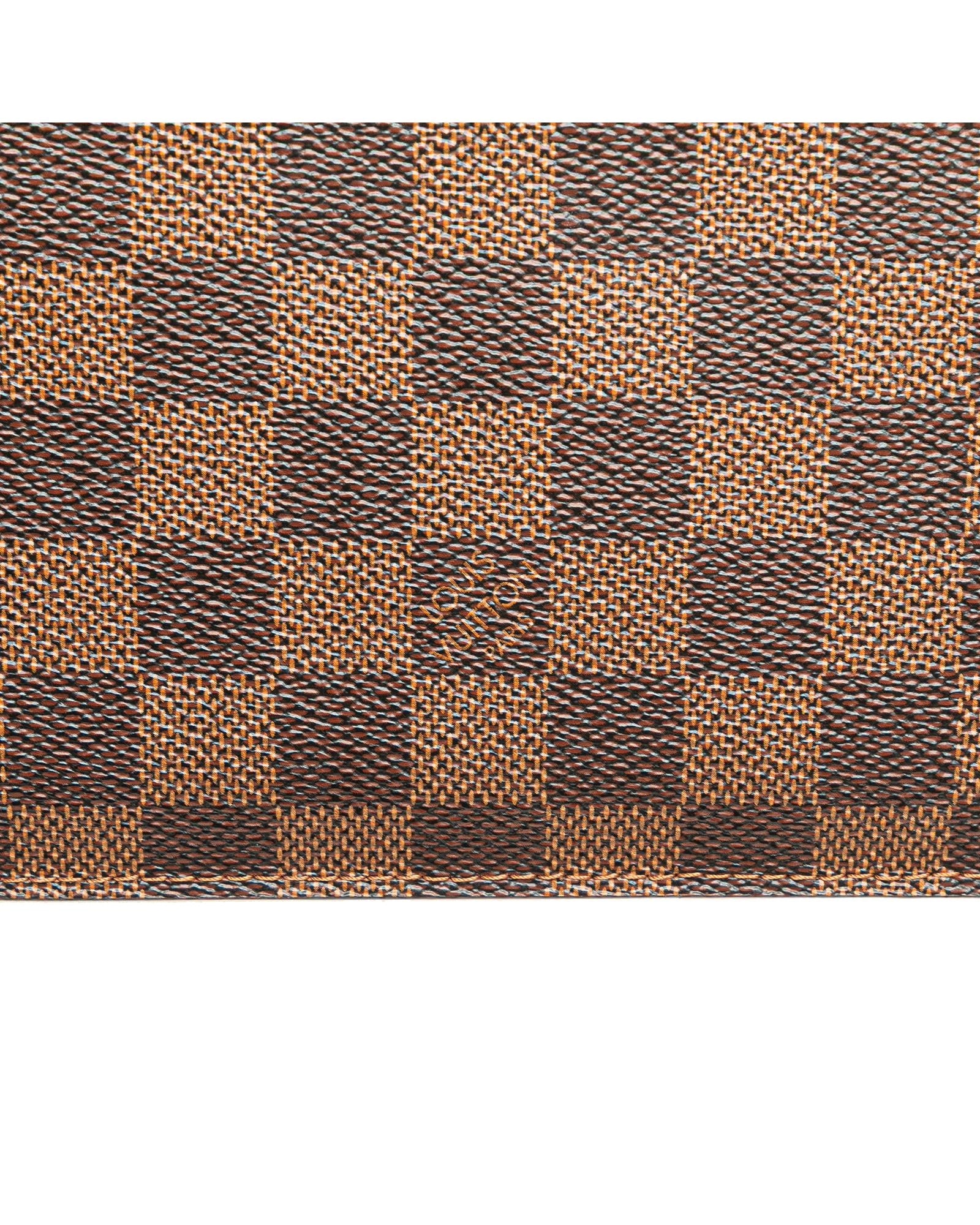 238453676.jpg