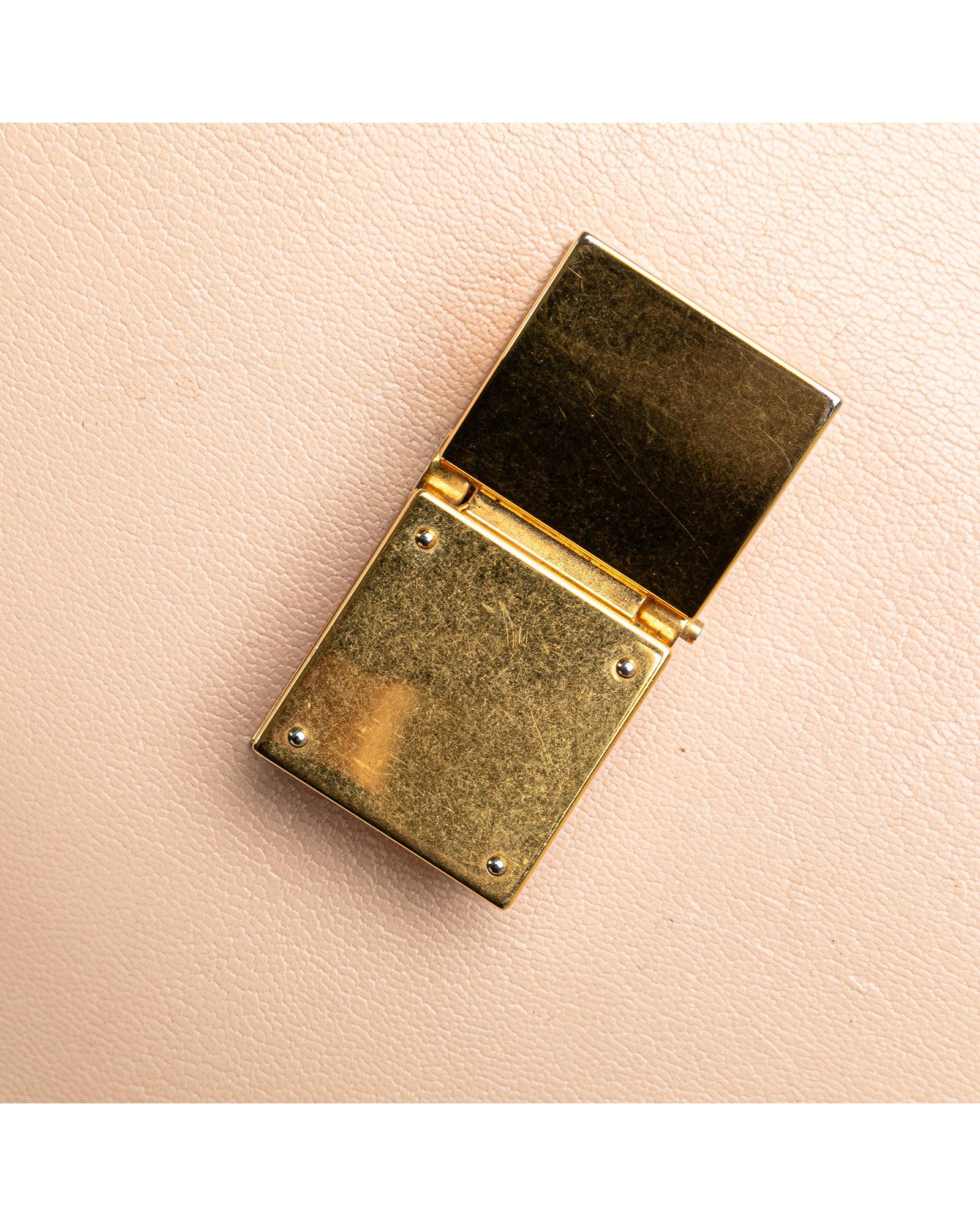 238453797.jpg