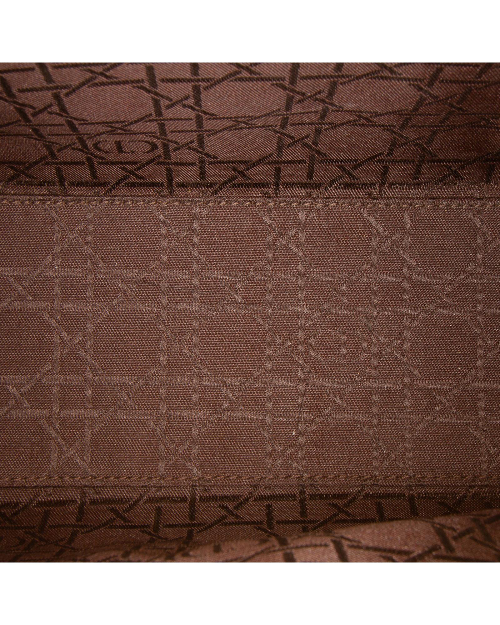 238454025.jpg