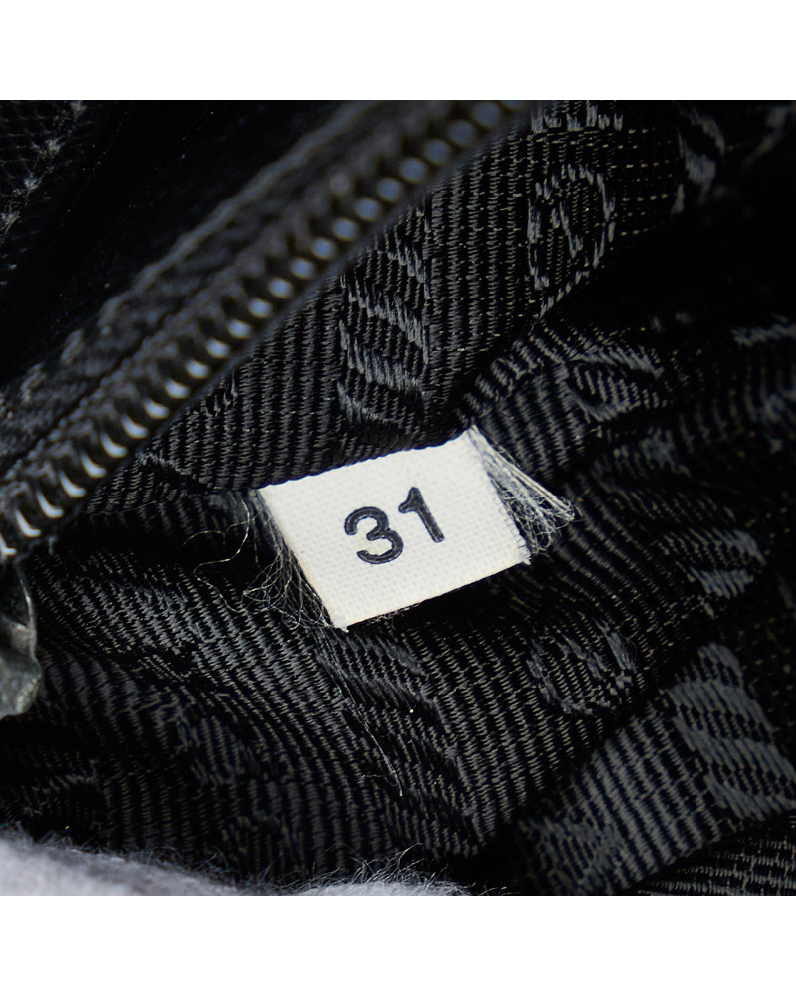 243279777.jpg