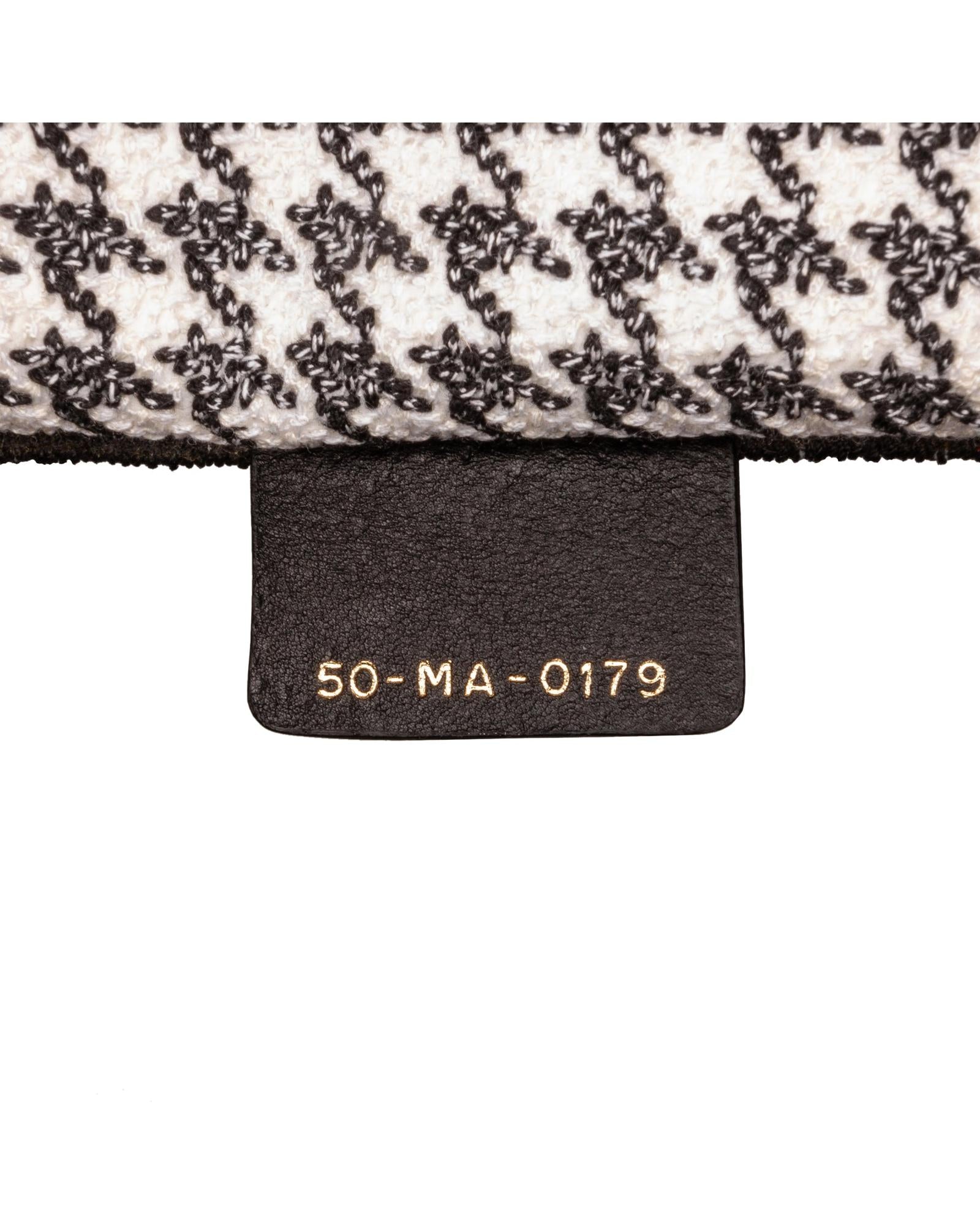 243280152.jpg