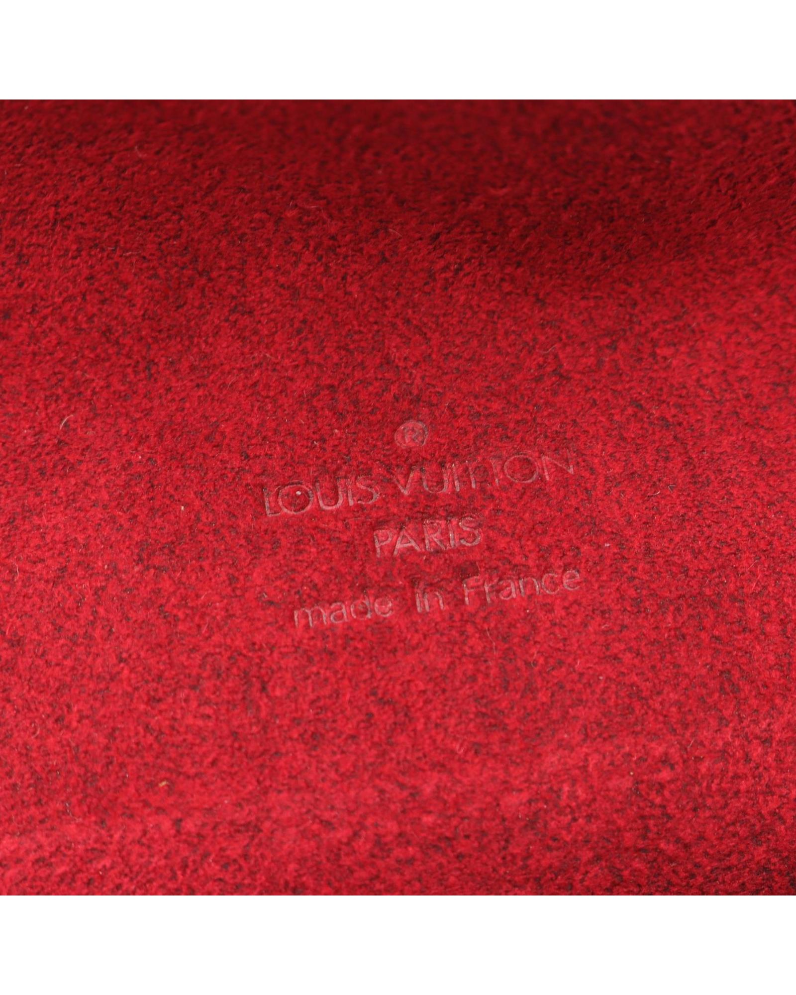 243728542.jpg