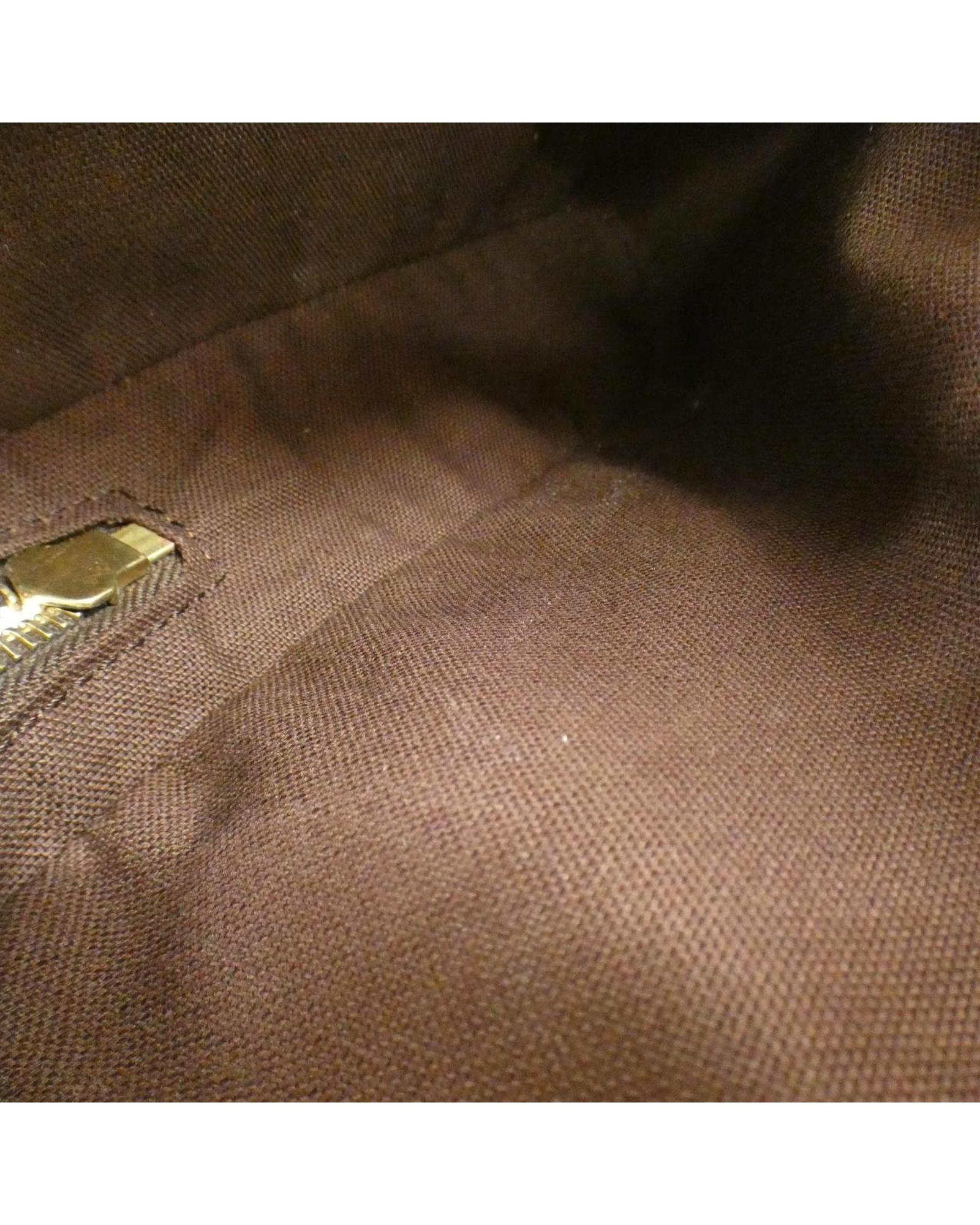 243903904.jpg