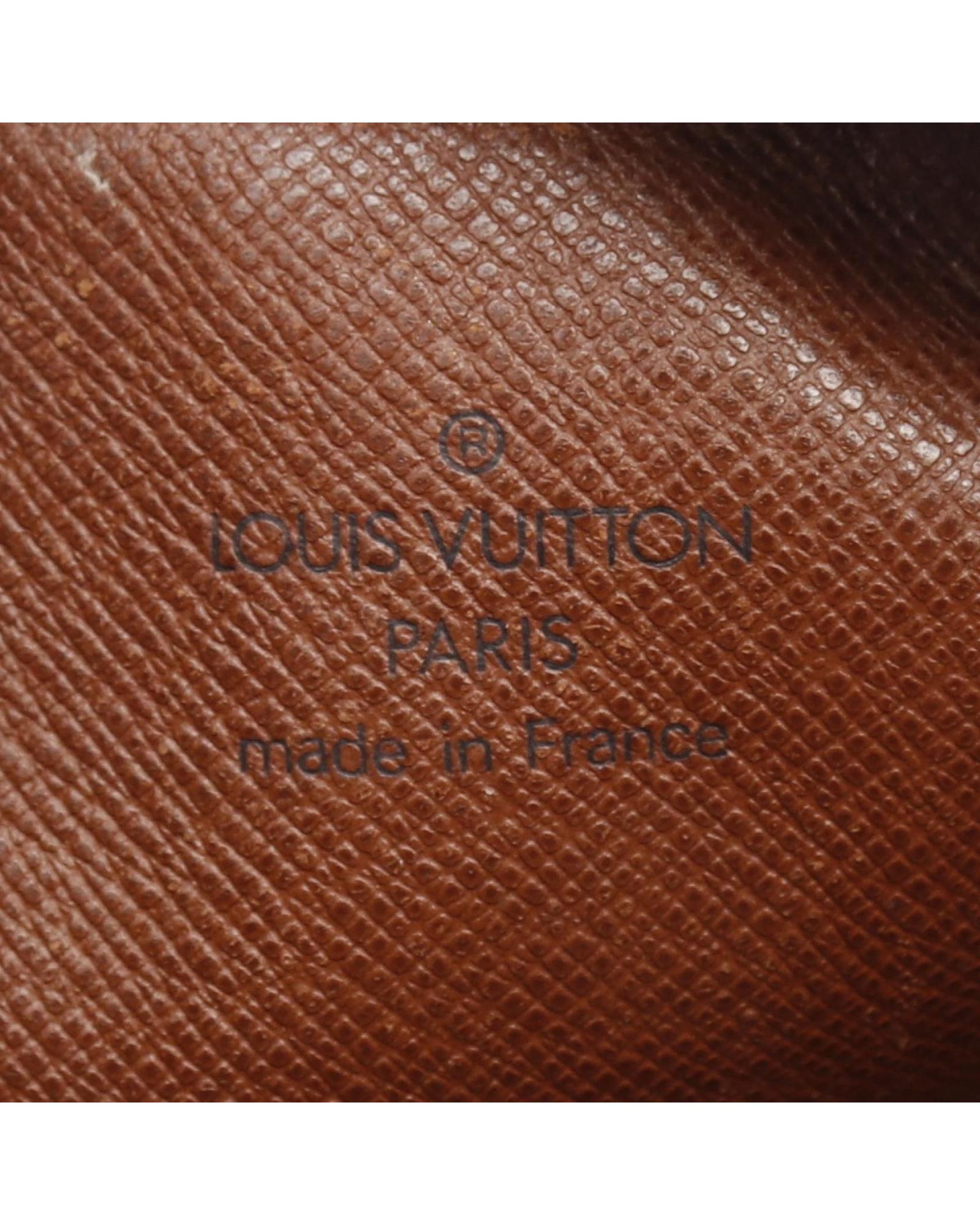 243904996.jpg