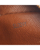 243904997.jpg
