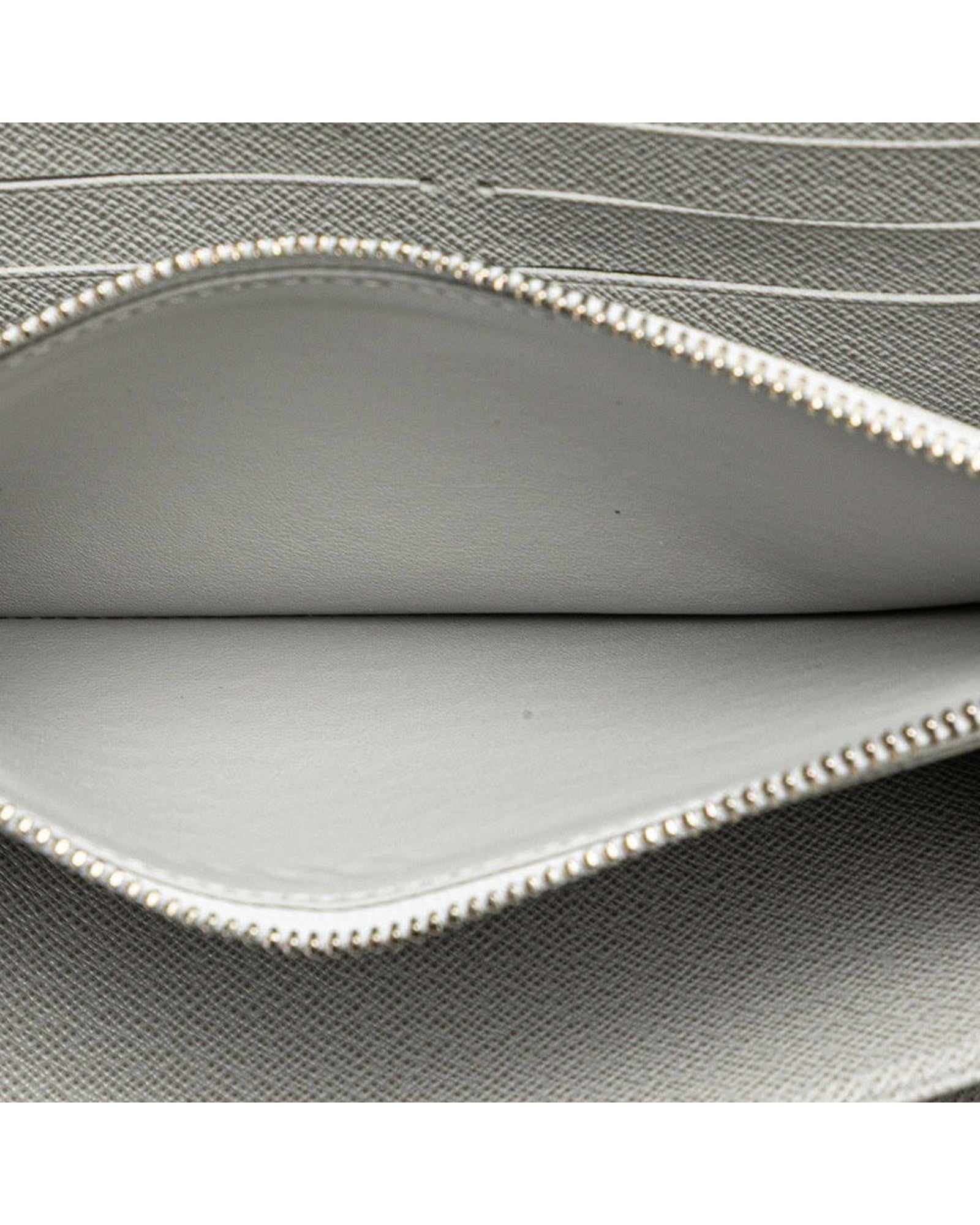 243907100.jpg
