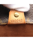 243907376.jpg