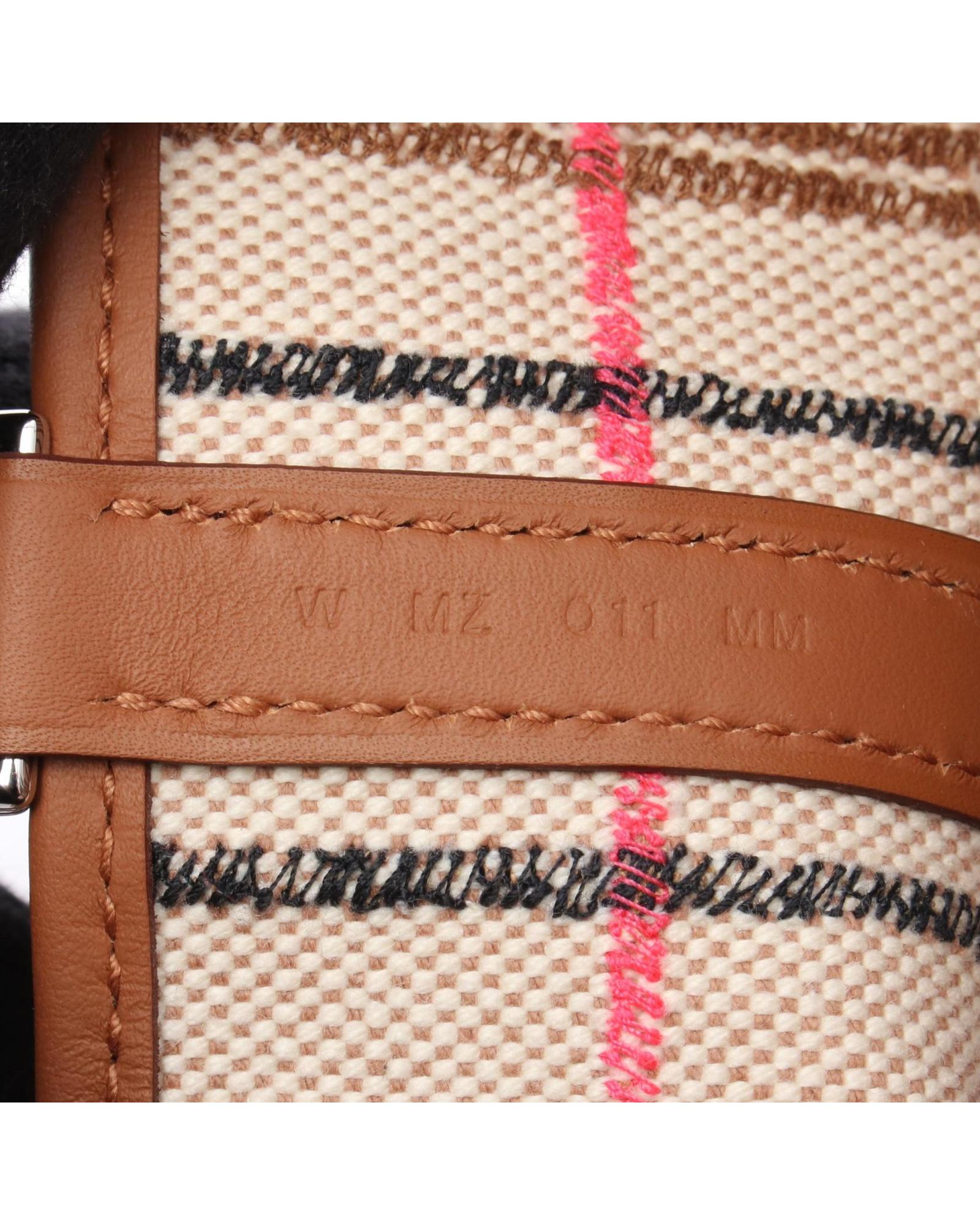 243911934.jpg