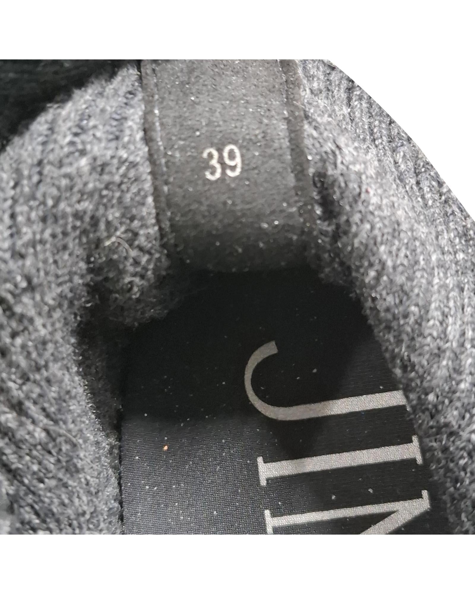 452928_10_P.jpg