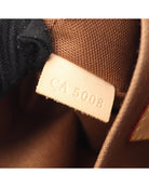 540667_5_P.jpg