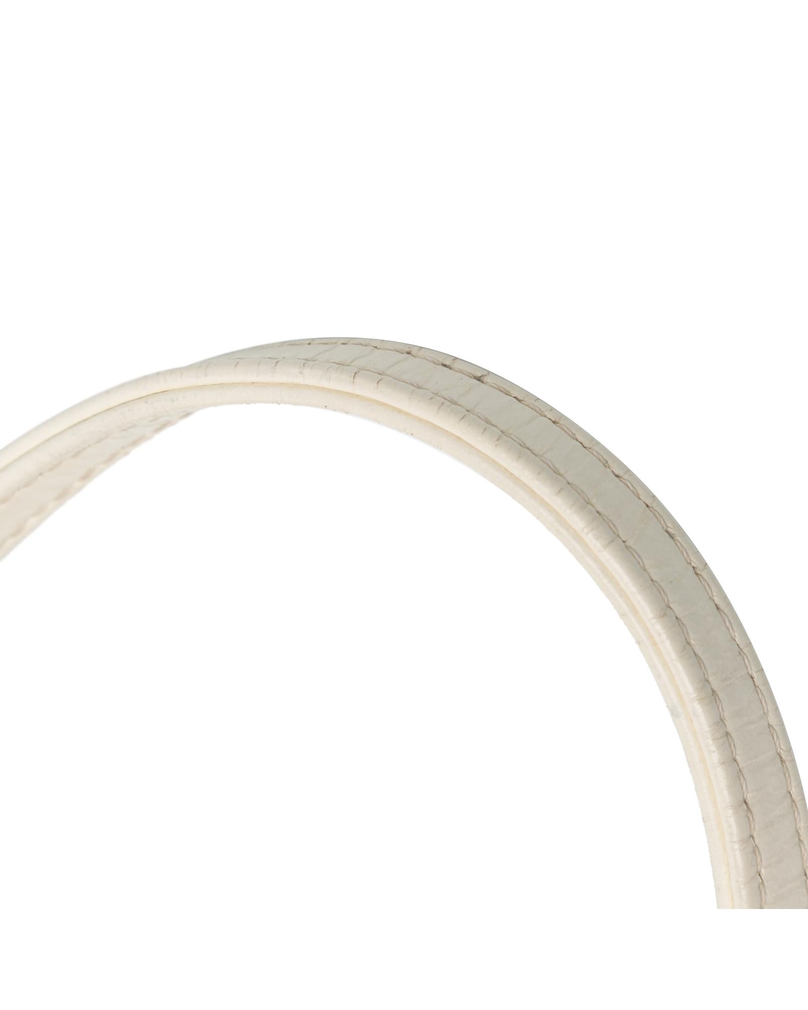 FWCM4JY1XLVUM3KC-L_10_P.jpg